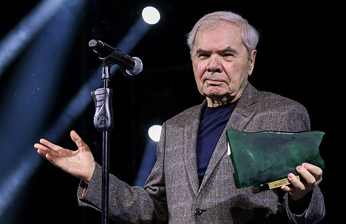    Театральный режиссер, педагог Олег Кудряшов, получивший награду в номинации «Без комментариев».Сергей Карпухин/ТАСС