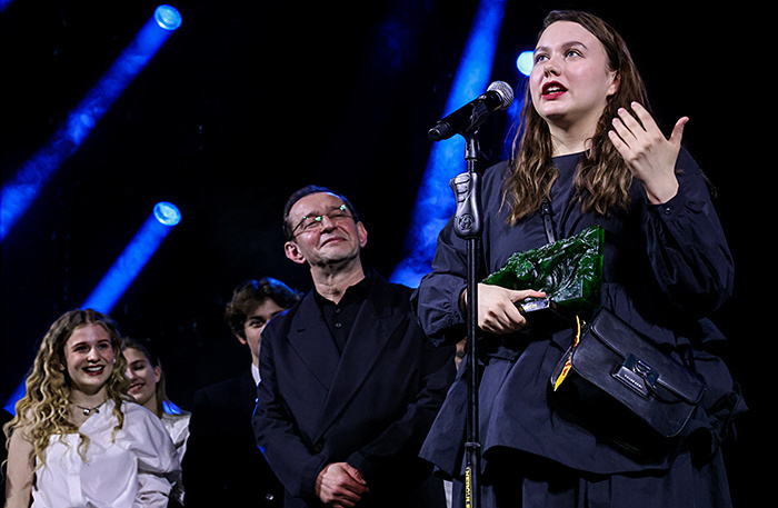      Студентка 5-го курса продюсерского факультета Школы-студии МХАТ Екатерина Балашова, получившая награду в номинации «Зачет».    
 Фото: Сергей Карпухин/ТАСС