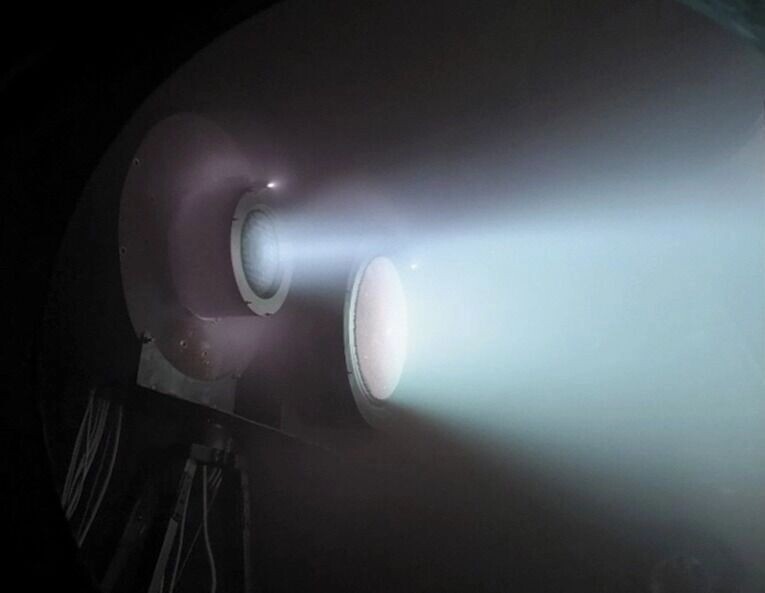 Плазменные двигатели ИД-200 и ИД-500 проходят испытания   Роскосмос