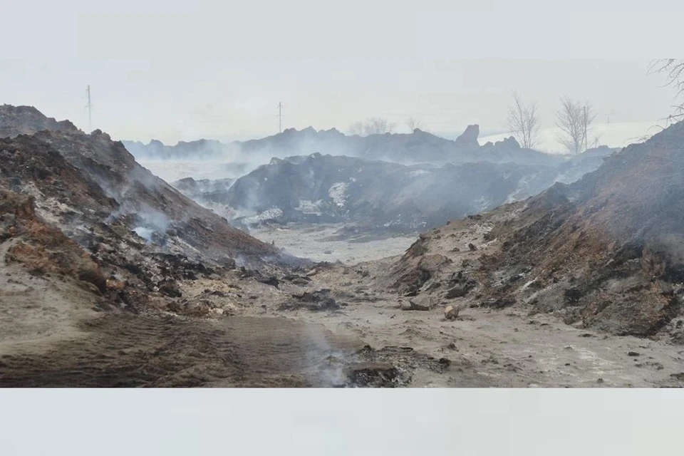 Лузга тлеет днем и ночью. Фото: предоставлено "КП".