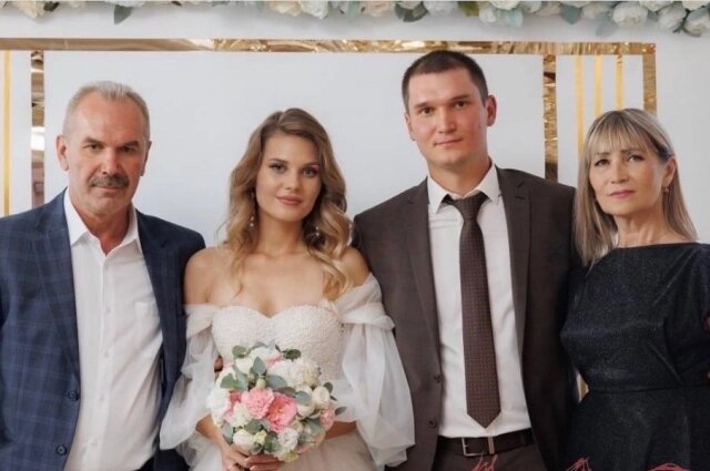    Минкаил Саидов (слева) с семьей