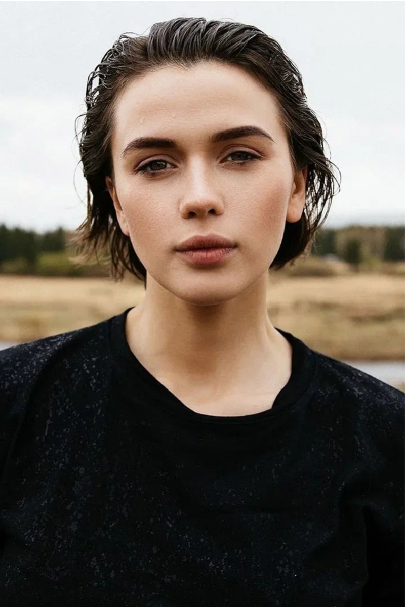 Анна Богомолова
