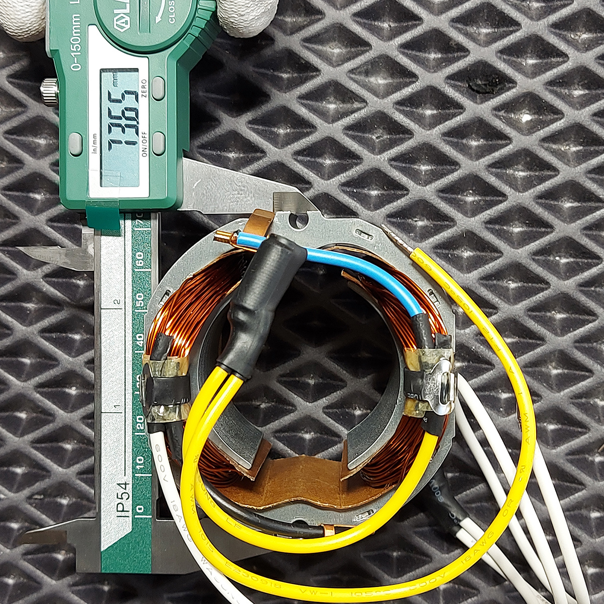 Новый оригинальный Мотор в сборе (статор + ротор + щетки) 200652001 для сабельной пилы AEG US 1300 XE / Ridgid R3030