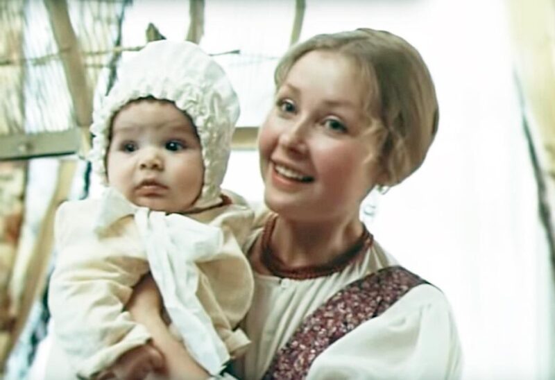    Одной из первых заметных ролей Светланы Рябовой стала Фенечка в экранизации «Отцов и детей».