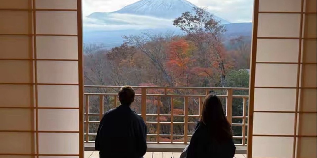 Утренние ритуалы зумеров: почему все переходят на теплу воду, цигун и массаж?