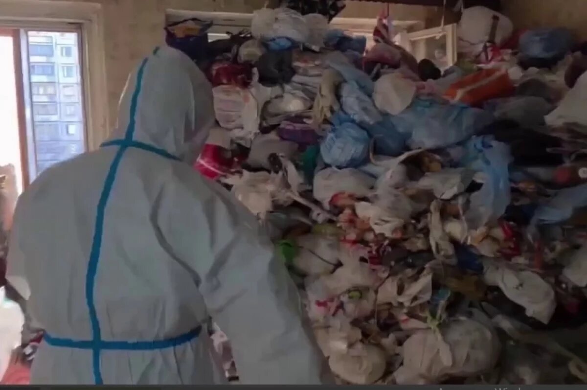    Стало известно, в каком состоянии находится спасённая из мусора женщина