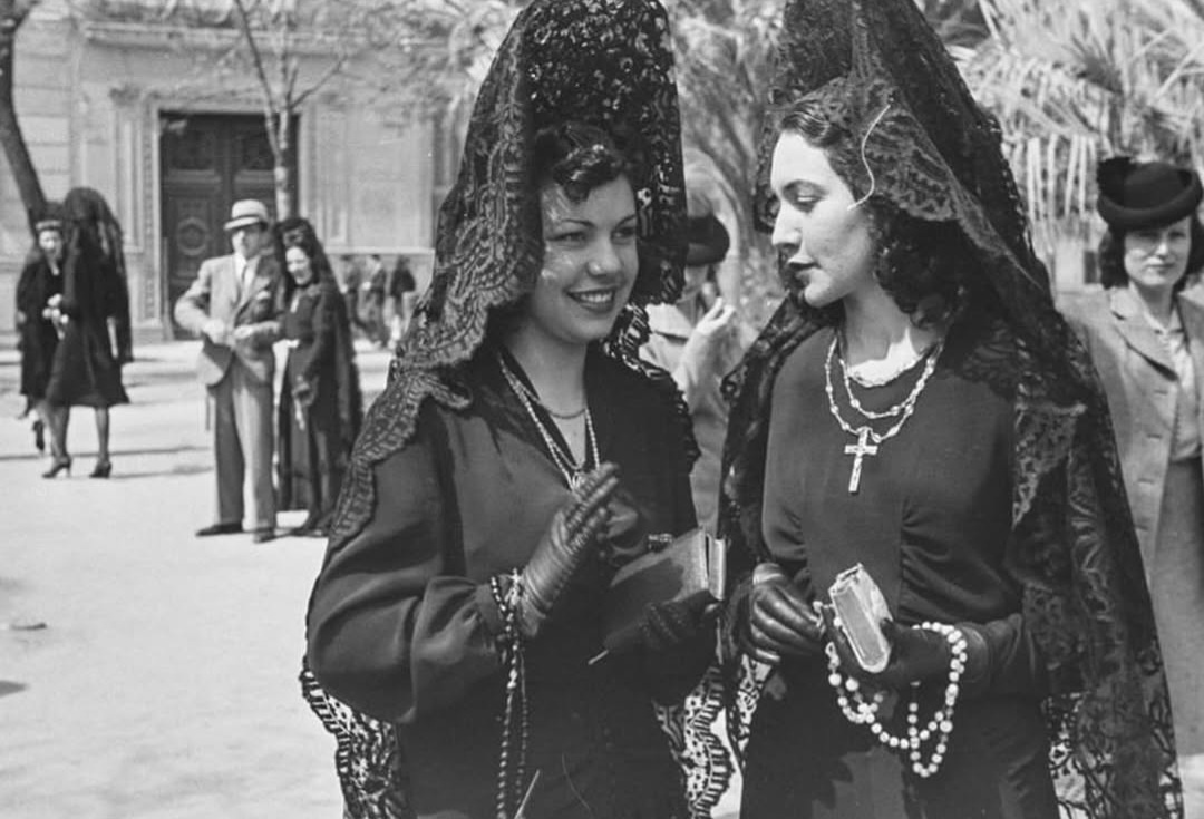 Испанки в Semana Santa в Мадриде в 1940-е гг. Материал: MadridMadridMadrid.