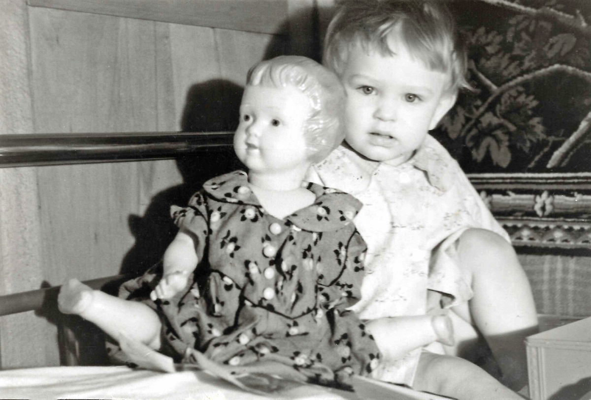 "Дочь с куклой", 1956 год. Фото: В.Скворцов.