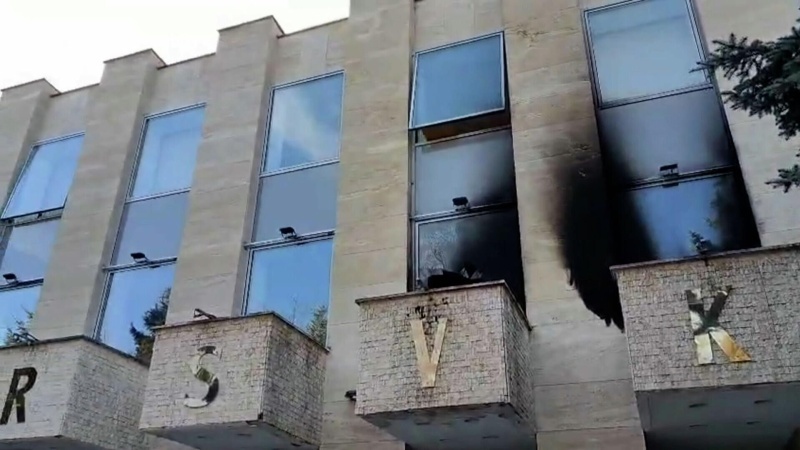    В Праге забросали «коктейлями Молотова» Русский дом