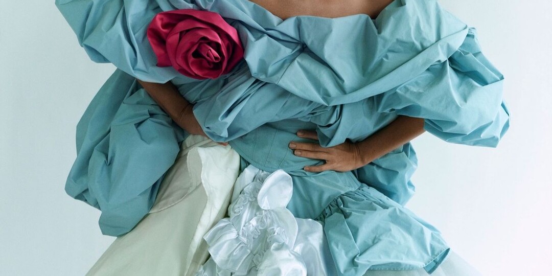 Как выглядеть безупречно на выпускном‑2026: гид по стилям — от античной элегантности до театральной роскоши и бохо‑шарма.