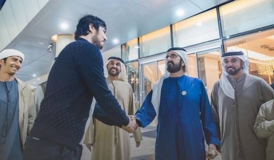    Проблемы в Иране у Сердара Азмуна возникли из-за этого фото с шейхом ОАЭ. Фото: Соцсети Сердара Азмуна