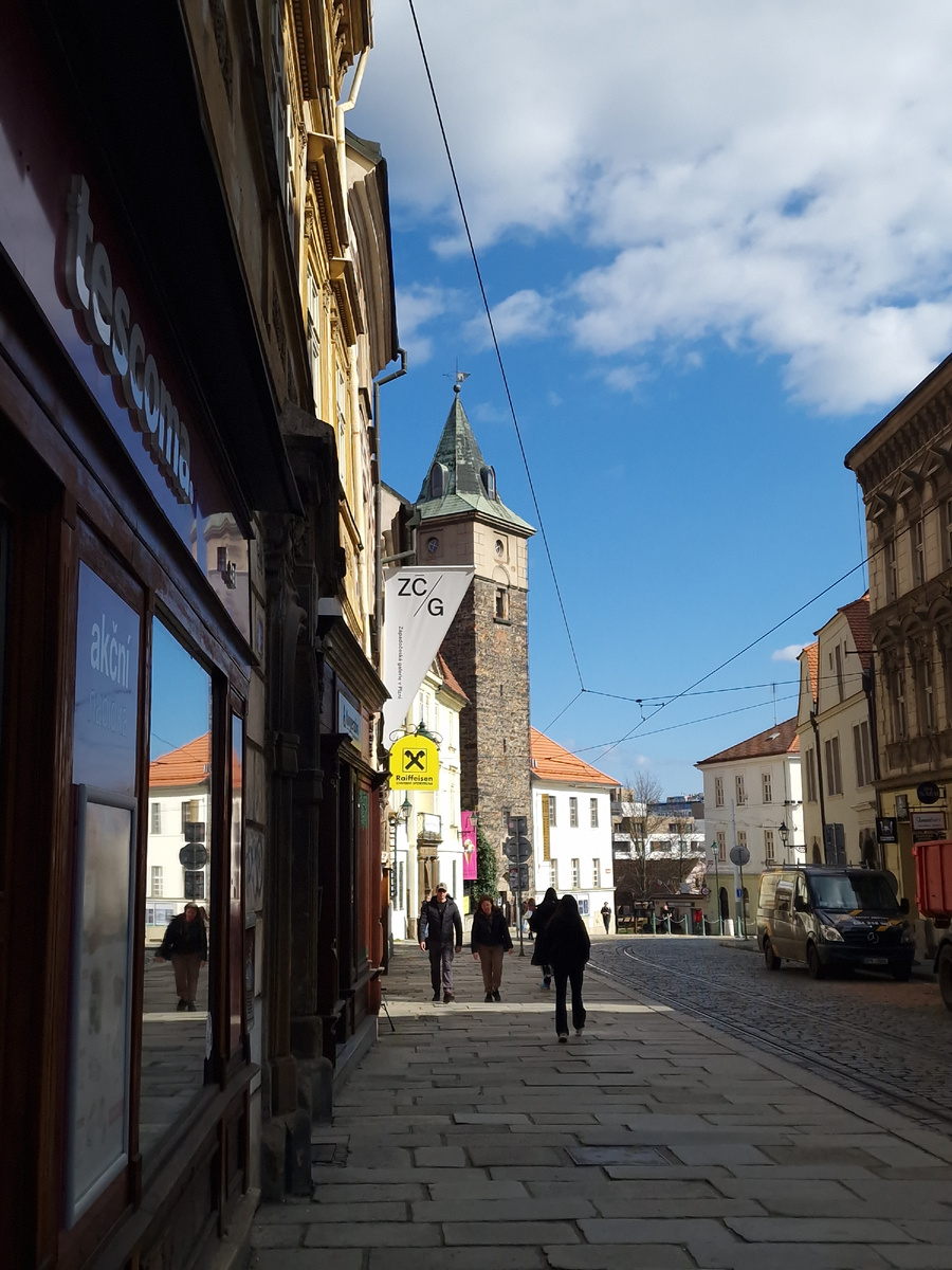 фото из города Пльзень - свеженькое. У нас солнечно, но хооолодно