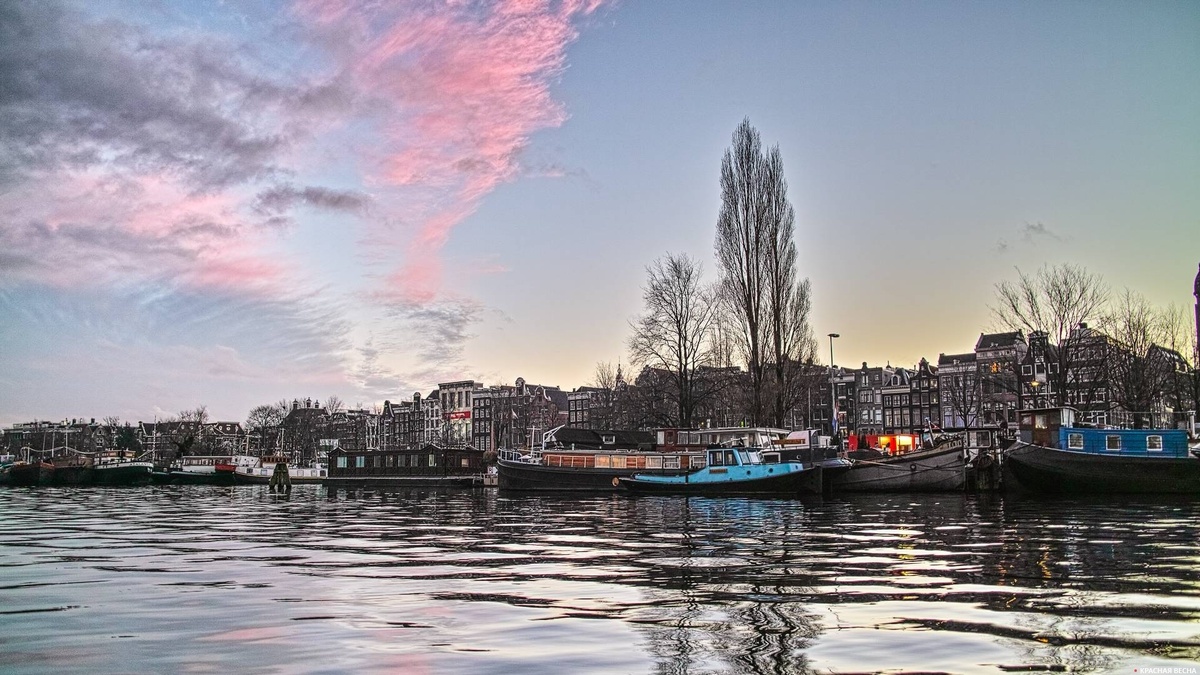     Нидерланды. Амстердам. 12.2013   
Юрий Вердеревский © ИА Красная Весна