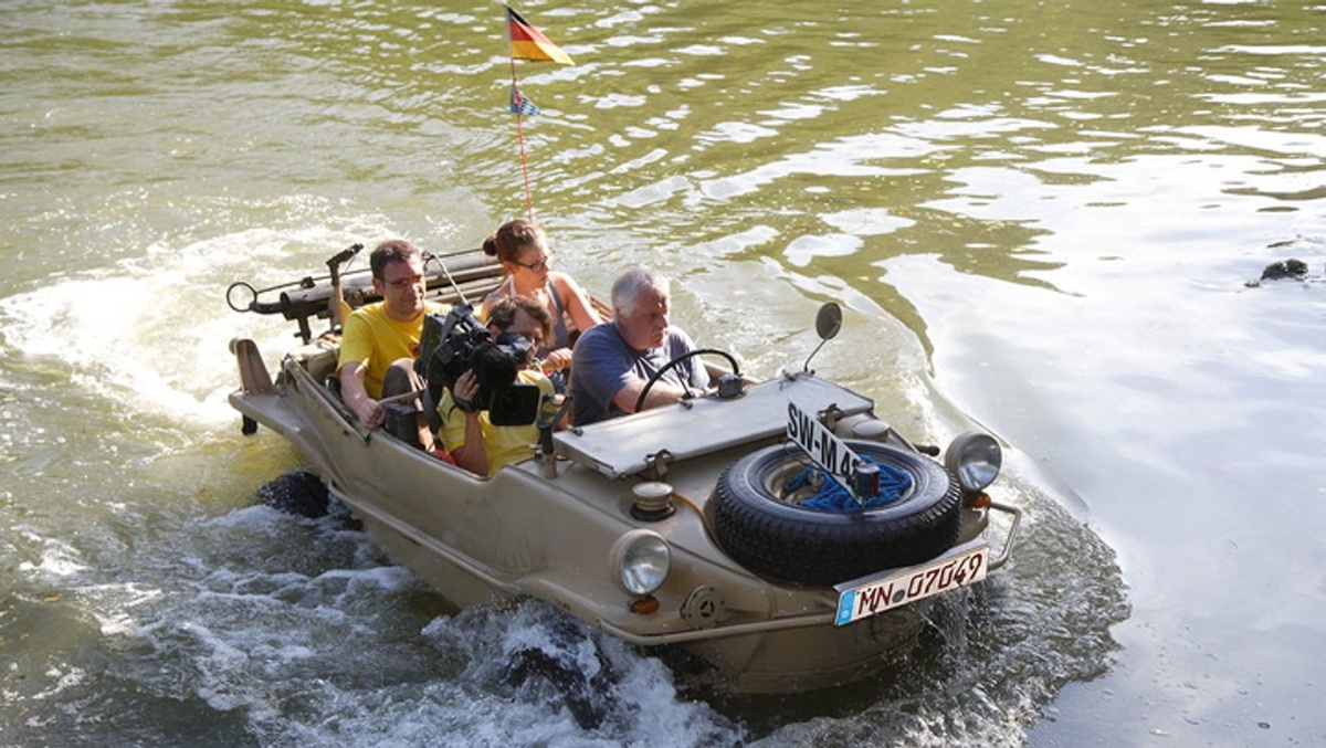 Schwimmwagen живы до сих пор и развлекают своих фанатов на суше и на воде.