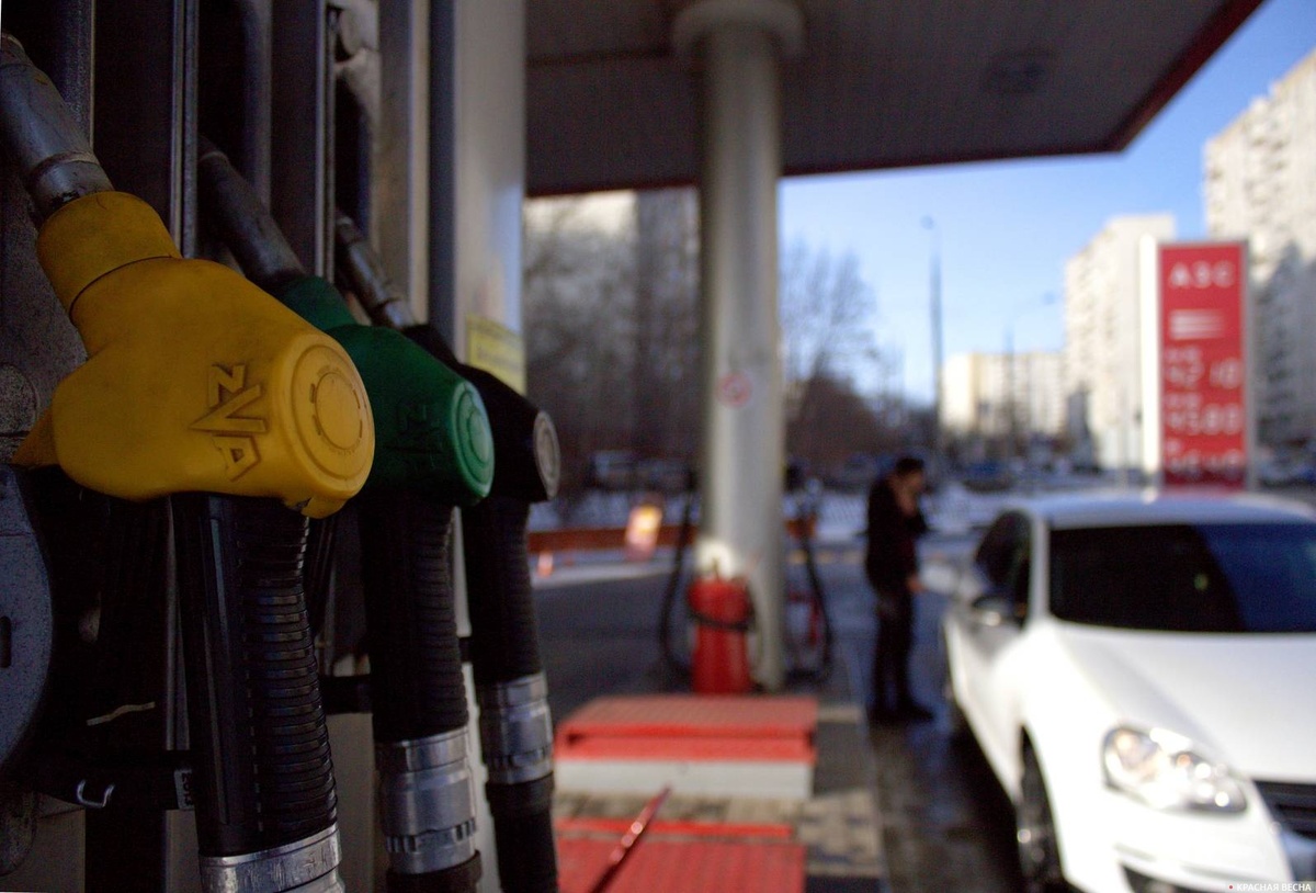     Заправочная станция   
Иван Лазебный © ИА Красная Весна