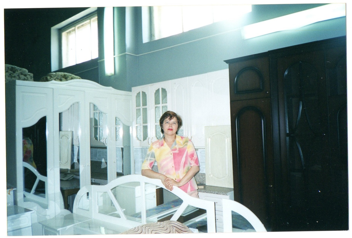 2002 год, ещё в Пензе. Белый шкаф и кухня как те, о которых я и рассказываю