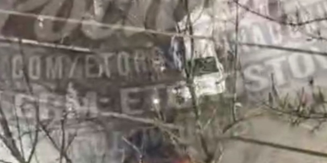 😨 ДТП с двумя легковушками заблокировало одну из полос движения на Ленина в Ростове