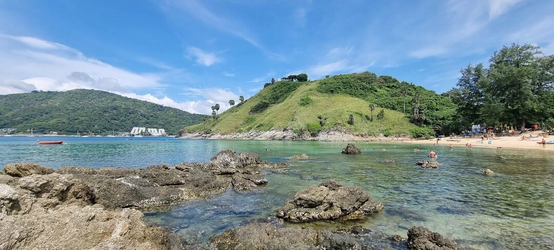Пляж Януй на Пхукете: снорклинг, каяки и как добраться