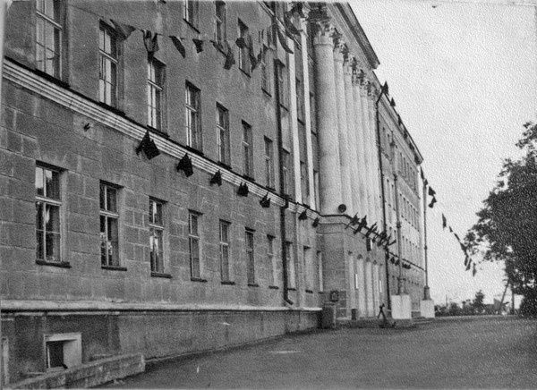 2. ДВВИМУ Главный корус 70-е