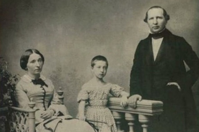    Григорий Аксаков с семьей Фото: Дом-музей Аксакова в Уфе