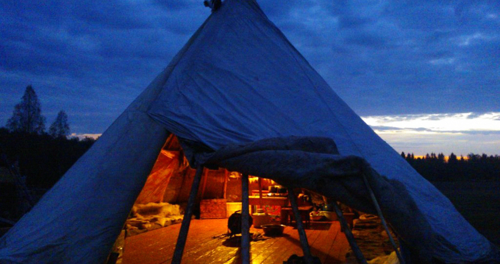 Чум при -50°C теплее квартиры, а у каждой вещи есть душа: чему учат кочевые народы в парке под Москвой