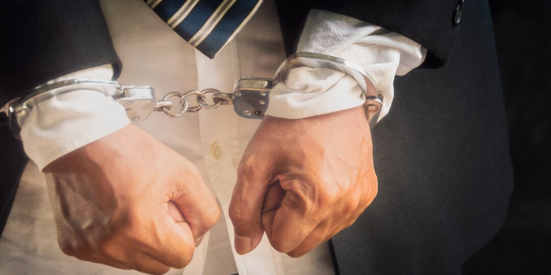 "Спрут" во власти: Как чиновники сами себе разрешили воровать?