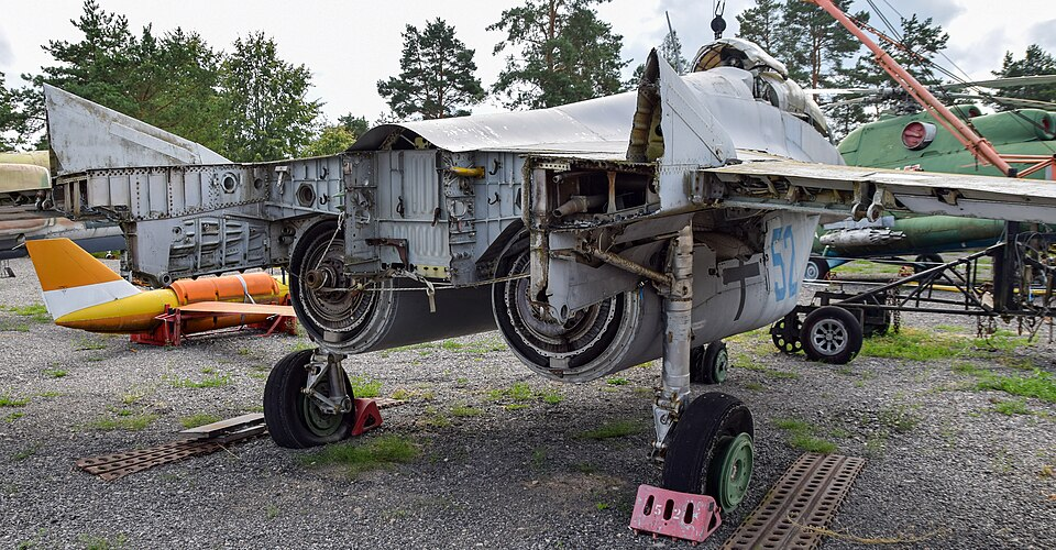 МиГ-29 хуже Су-27. Зачем сделали? Был ли смысл? Мнение людей