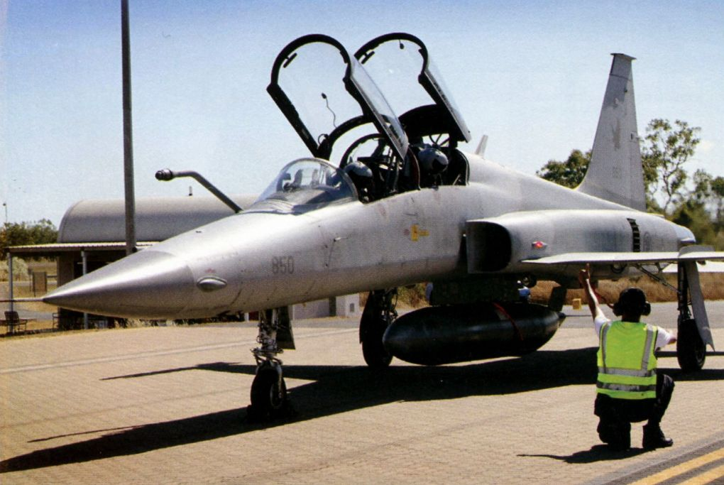 Бешеная табуретка Northrop F-5 Freedom Fighter/Tiger II. Лучше МиГ? Позитивный опыт пилотов? Мнение людей
