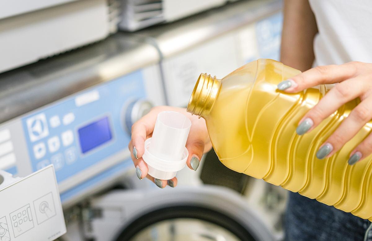 Freepik.com📷Объем геля, который используют при стирке, отмеряют при помощи специального дозатора с насечками в миллилитрах