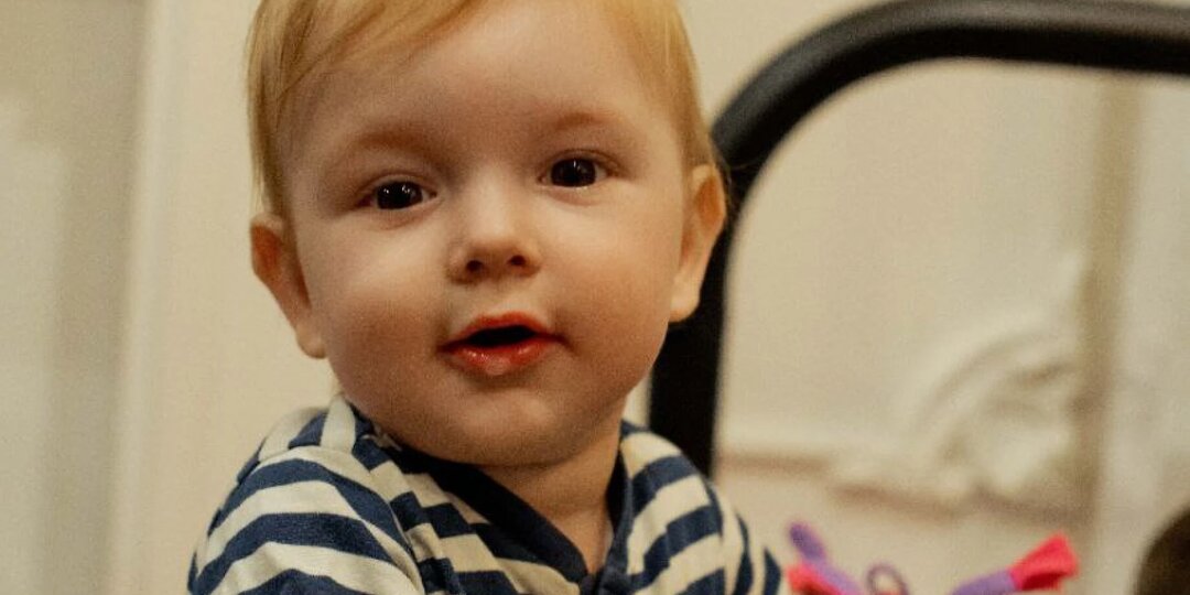 Помощь томичей нужна малышу Пете в покупке специального питания