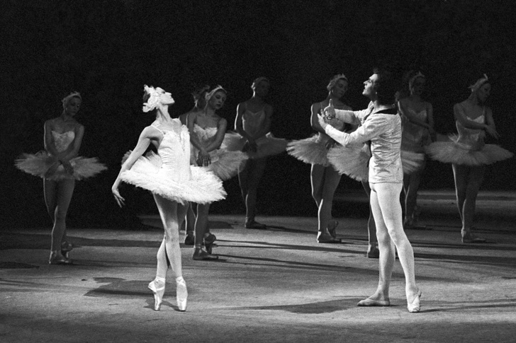    Майя Плисецкая и Александр Богатырев в балете "Лебединое озеро", 1978 год   
Александр Коньков/ТАСС