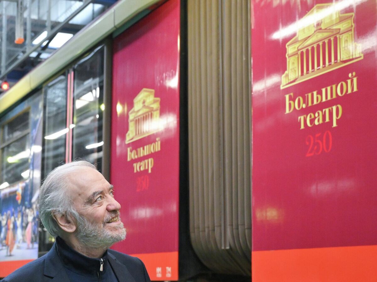    Генеральный директор Большого театра, дирижер Валерий Гергиев на церемонии запуска тематического поезда в честь 250-летия Большого театра | © РИА Новости / Юрий Кочетков
