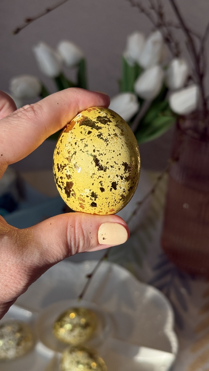 Золотые пасхальные яйца