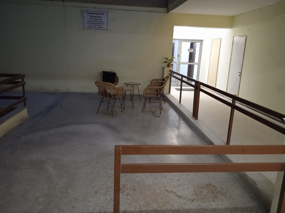 Колодец двора перед апартаментами - приятно посидеть вечером с чашечкой кофе