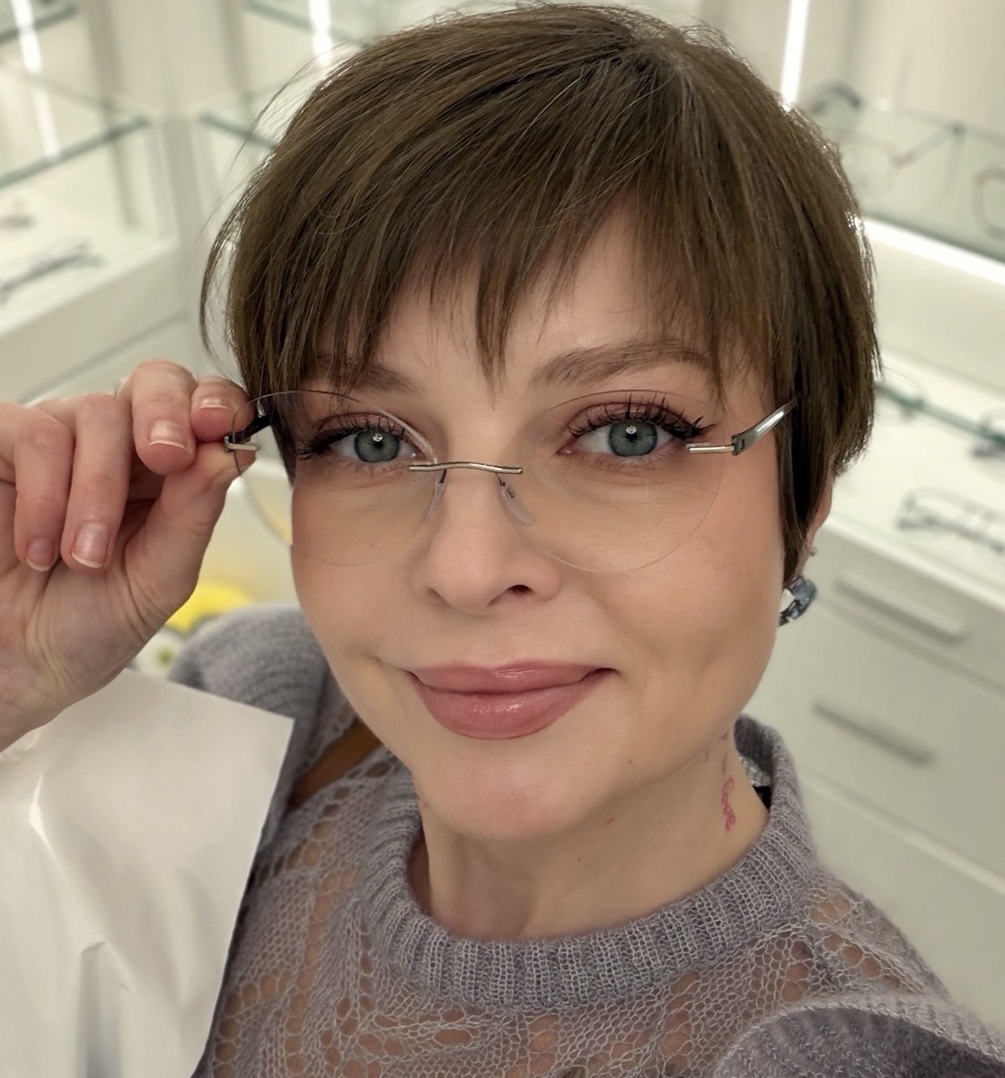 Я долго рисовала брови маркером, сейчас перешла на карандаш