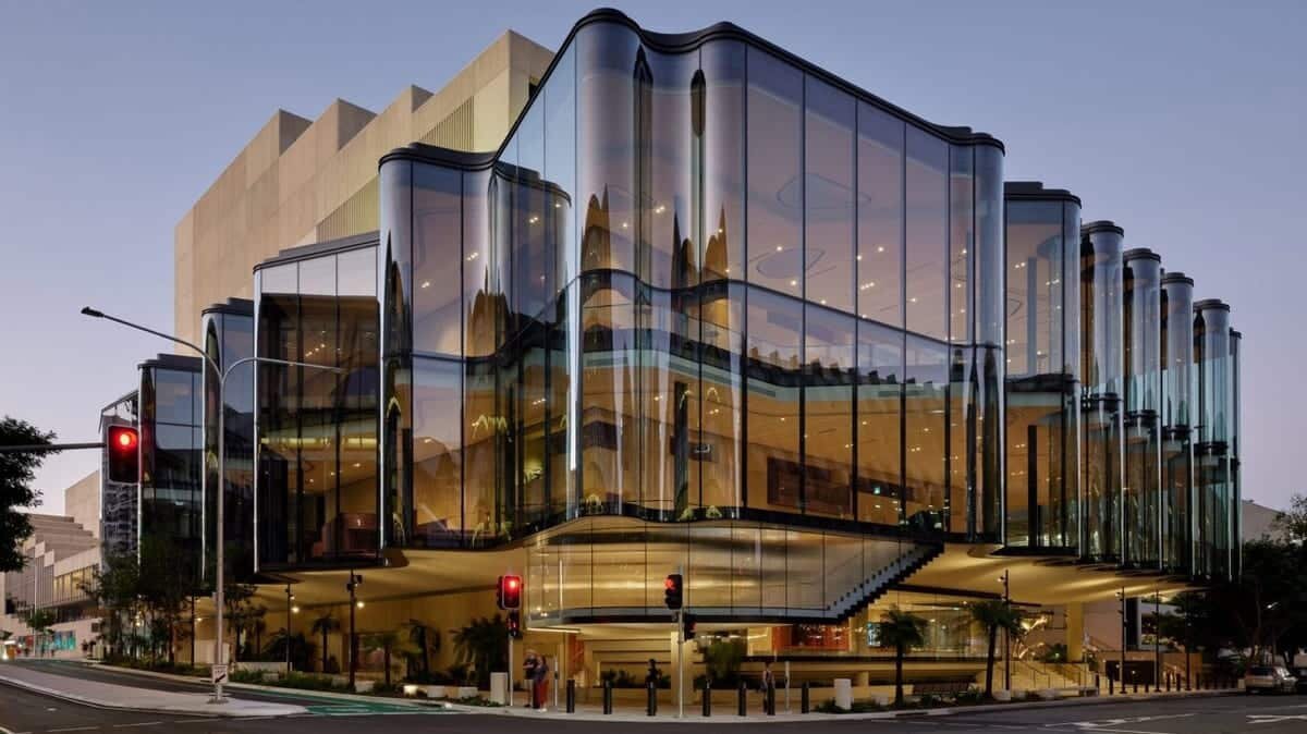    Театр «Глассхаус», Австралия (архитекторы: Blight Rayner Architecture и Snøhetta) / © Christopher Frederick Jones