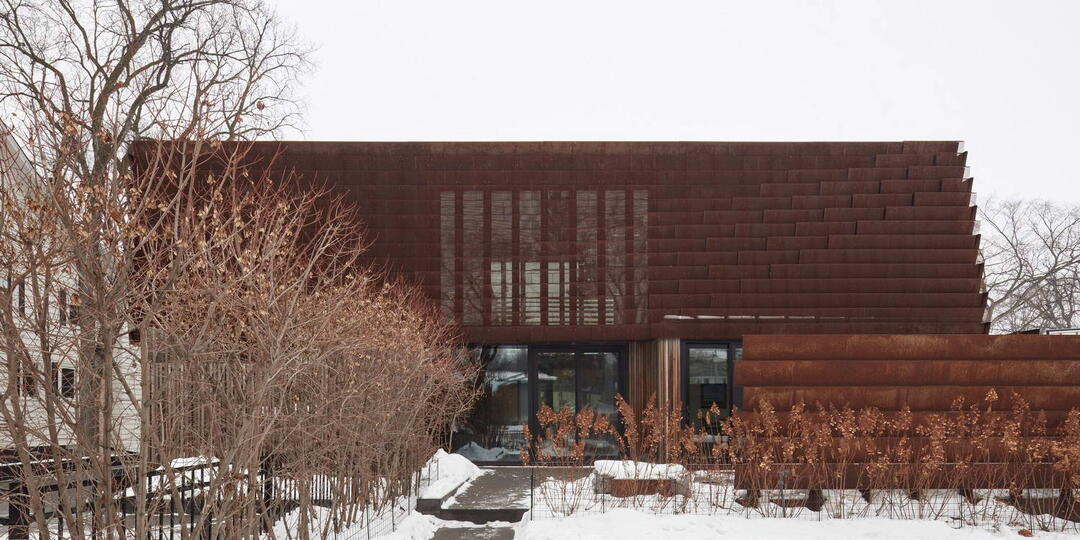 Необычный "Дом с вуалью" в Канаде