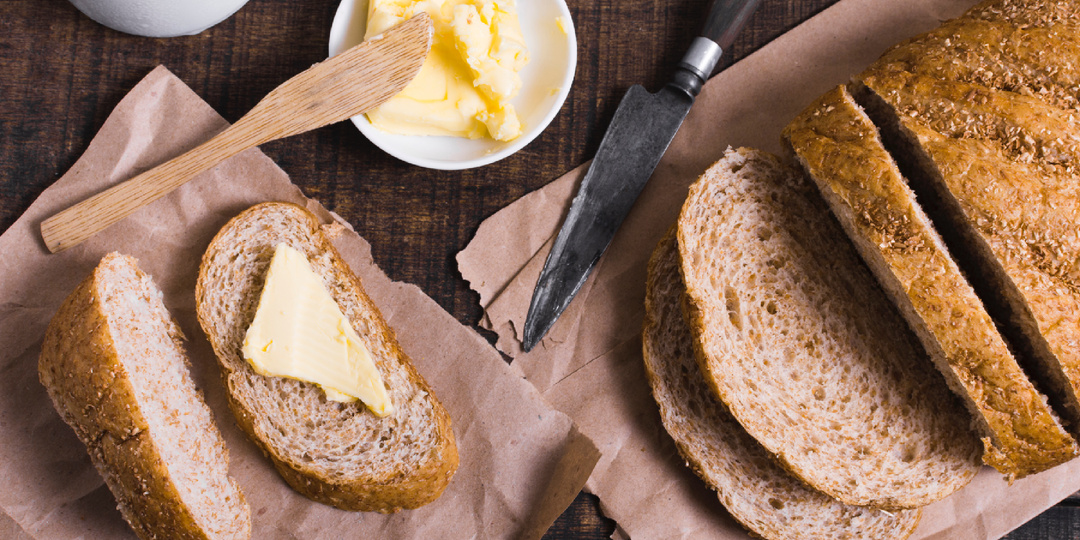 Почему диетологи все чаще выбирают топленое масло вместо обычного?