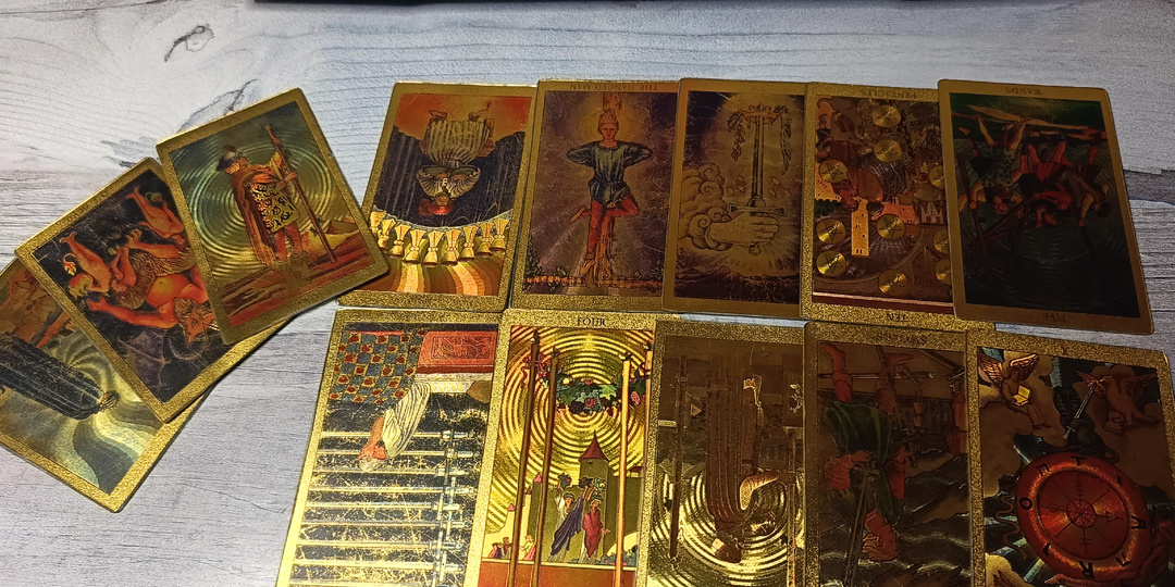 Как живет его жена? Счастлива ли она? Таро расклад