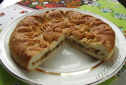 Пирог с капустой и грибами