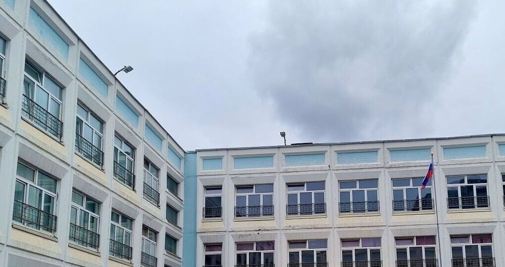 Старшеклассница избила школьницу и остригла ее из-за вейпа