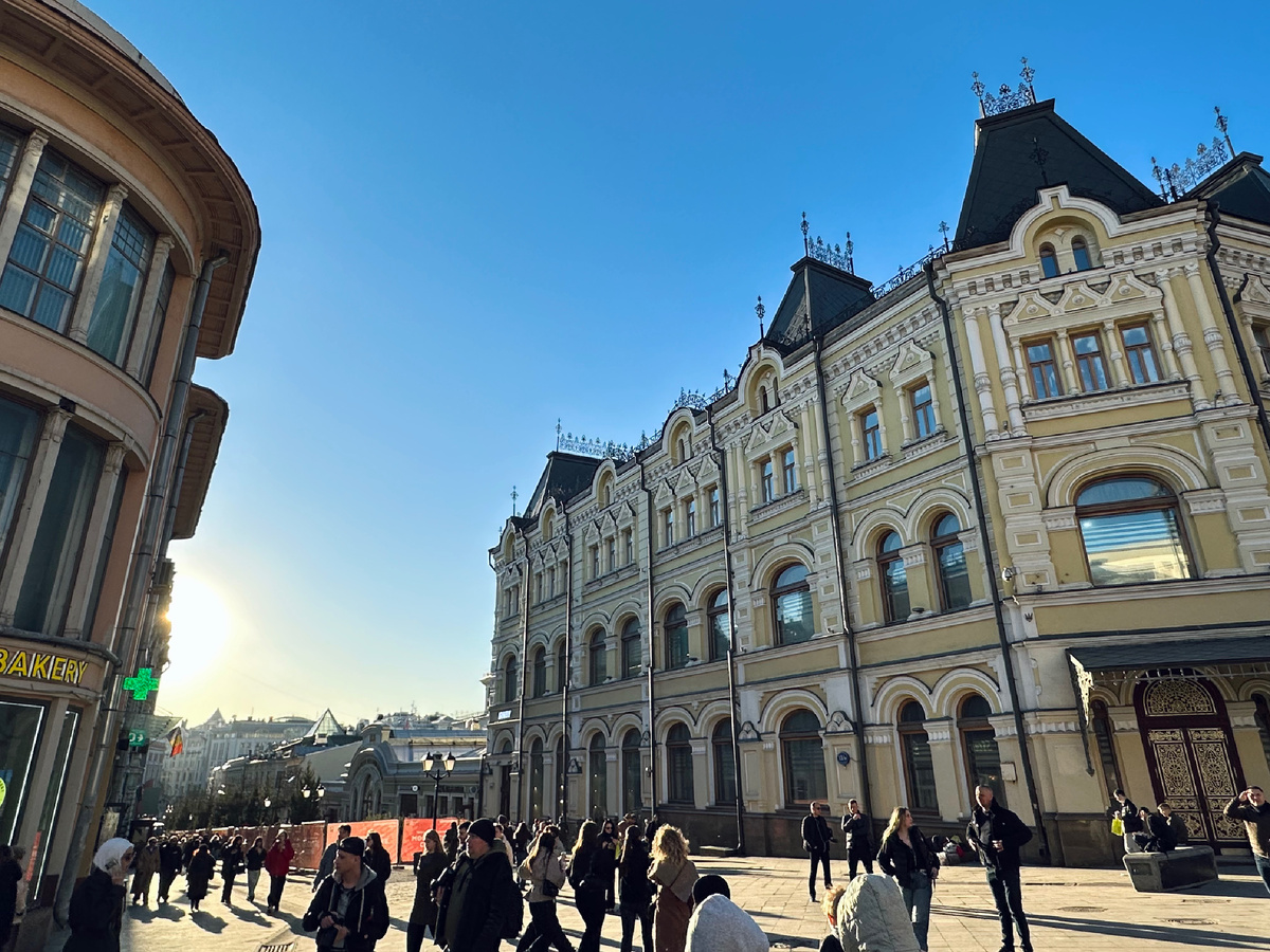 Март, Москва, Кузнецкий мост.
