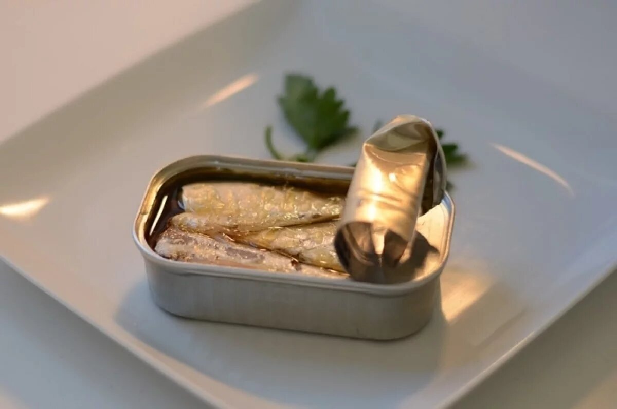    Тулякам объяснили, как выбрать качественные рыбные консервы