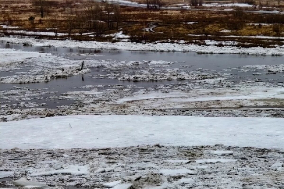   Похороны бойца СВО в Кузбассе превратились в битву с бездорожьем