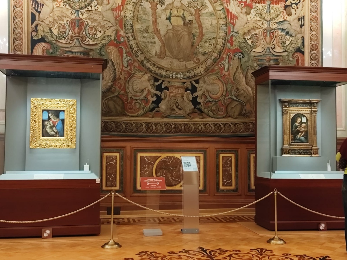 Зал, посвященный картинам Леонардо да Винчи 