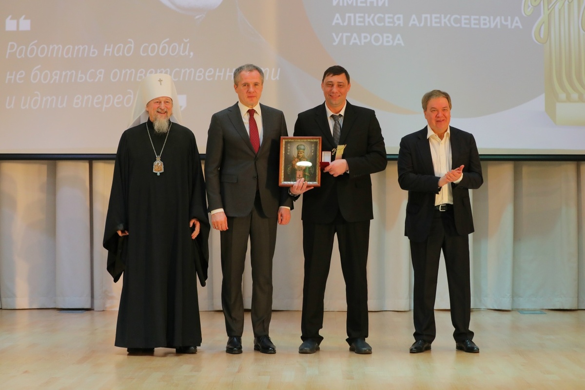 На фото — Андрей Угаров, крайний справа/Фото ОЭМК