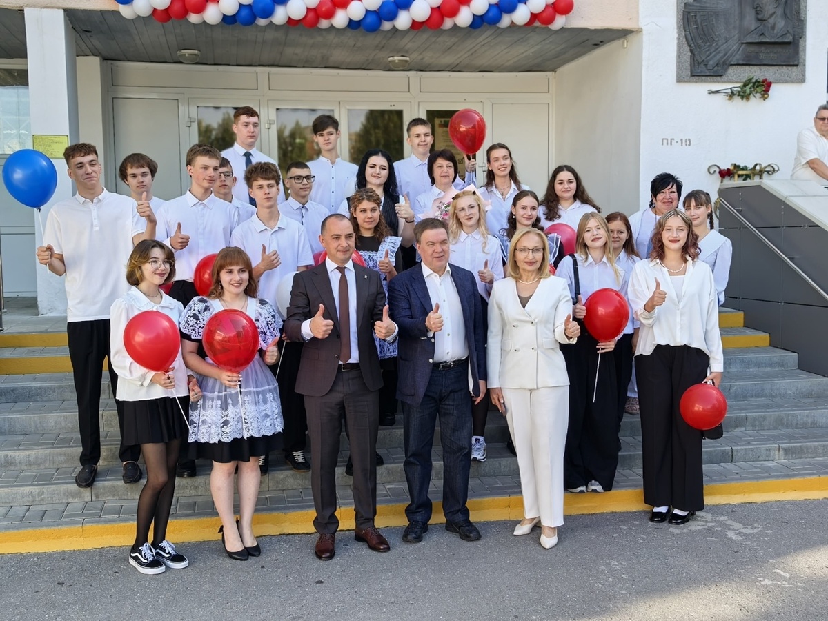 На фото — бывший мэр Старого Оскола Владимир Жданов и Андрей Угаров