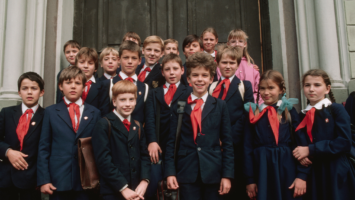 Изображение взято с просторов Интернета. Советские ученики