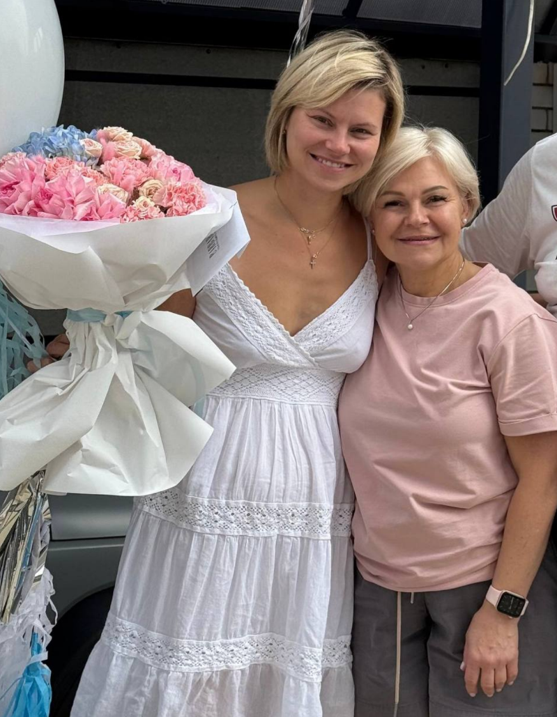 Моя мамочка в хорошей форме 💚