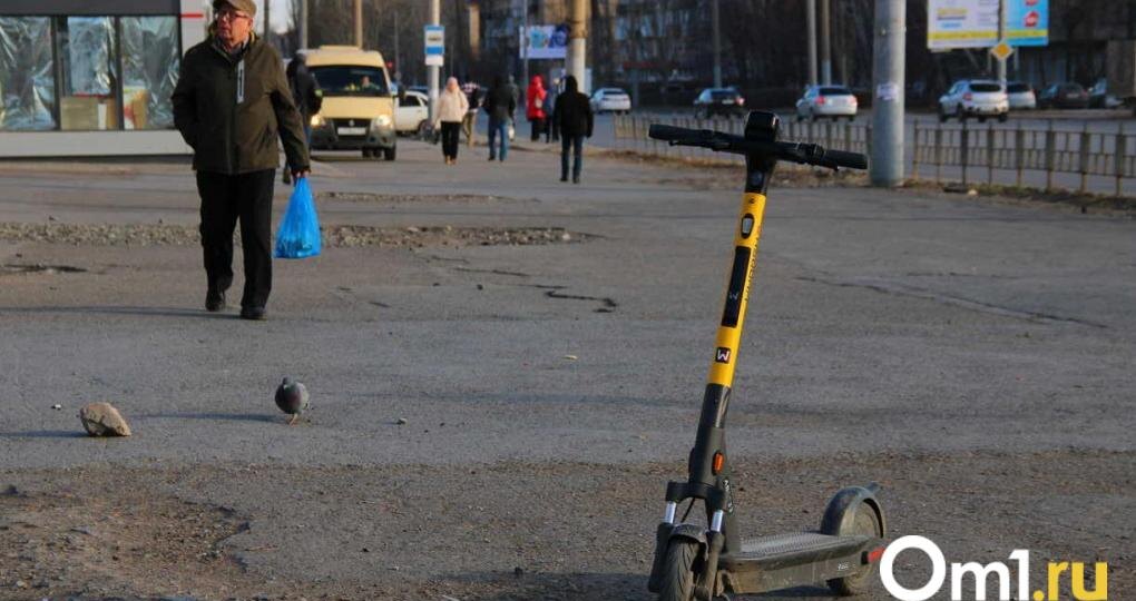 Ходи и оглядывайся: в конце марта на омских улицах появились первые самокаты